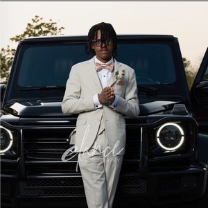 Rose gold bow tie set.